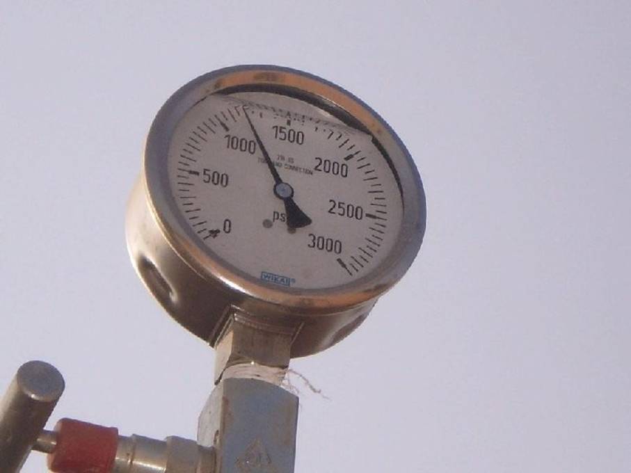 Pressure at wellhead Bohmbach 1200 PSI resize.jpg