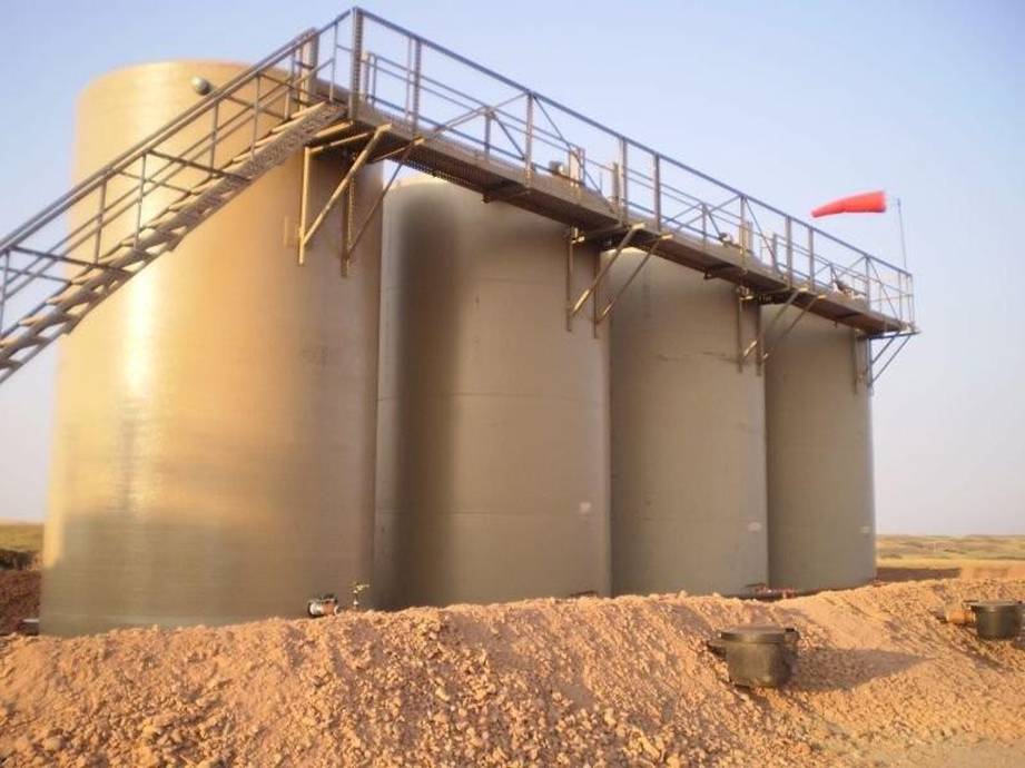 Bohmbach 500 Barrel Crude Oil Tanks 9-5-09.jpg